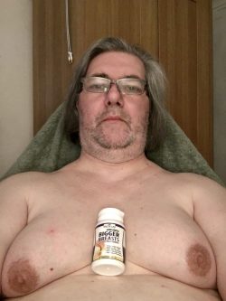 Old faggot with floppy tits