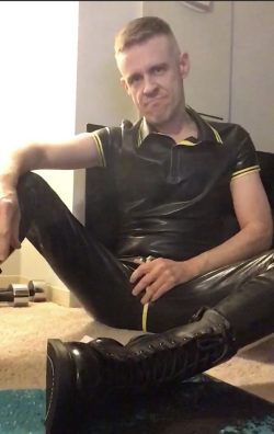 Master wanted HIS fag in gear