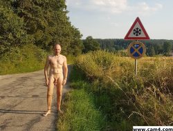 horny nudist Tibe from Crailsheim in Baden-Württemberg wears always a heavy ballweight and likes ...