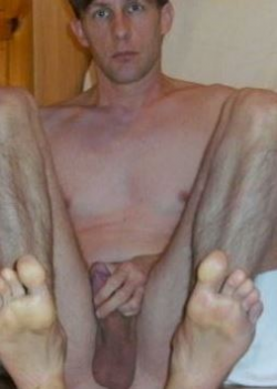 Loser fag Tobias B. wants his bare feet to be spread