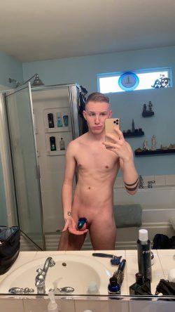 proud selfie of a locked nudist
