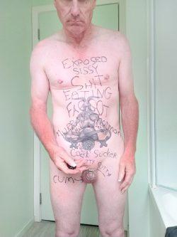 Naked posed Faggot Murray Chapman from New Zealand