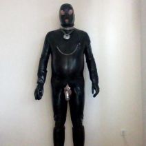 @SuBursche, i full rubber slave pig and chasty cage training