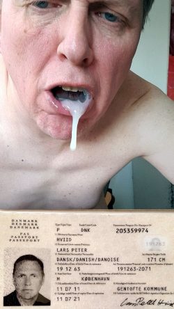 Faggot Lars Hviid eating his cum on toplosers.com