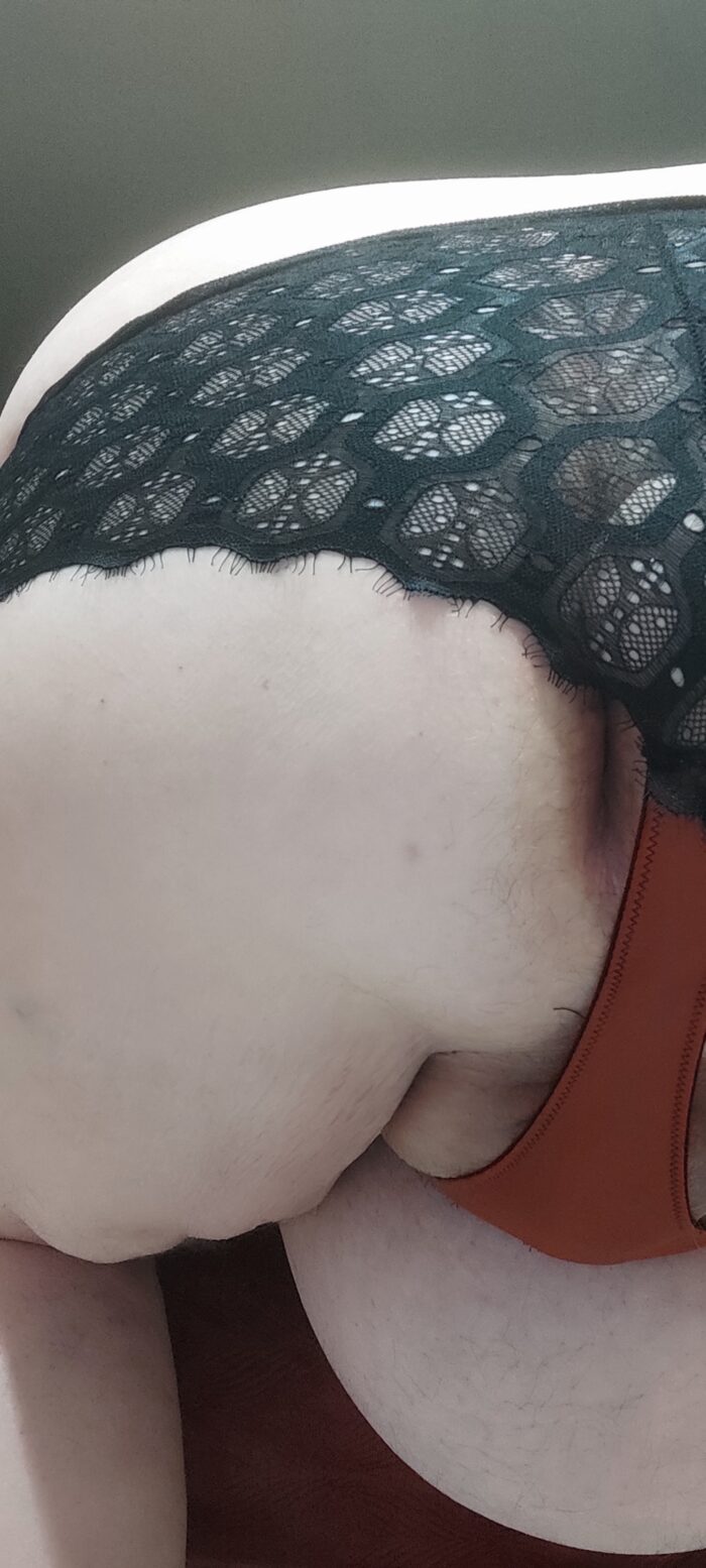 I am a fat ugly Sissy . Share and expose me . No limit
