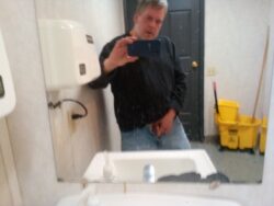 Faggot exposes sniffing poppers in a nasty public men’s bathroom