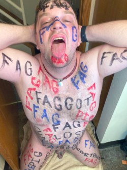 Faggot Bryce Aaron Sloan cum facial