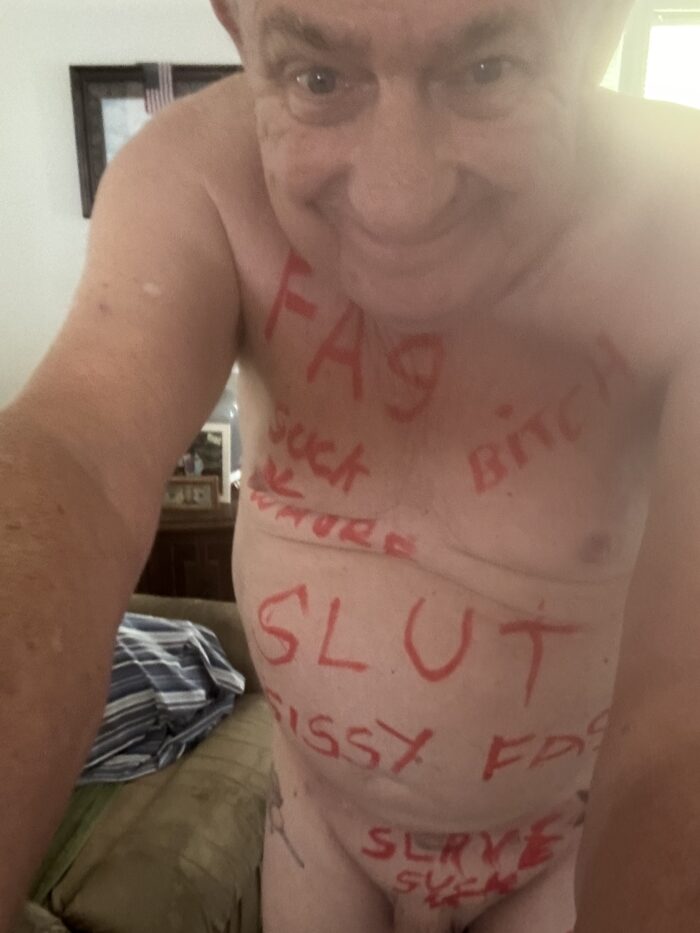 Faggot Nude !