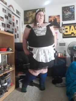 Fat sissy maid ready to serve you Mistress.